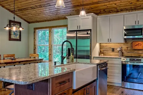 202 Wild Pear Lane Franklin NC 28734