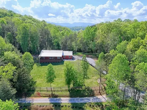 202 Wild Pear Lane Franklin NC 28734