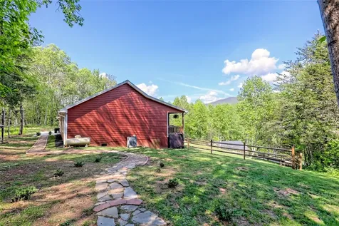 202 Wild Pear Lane Franklin NC 28734