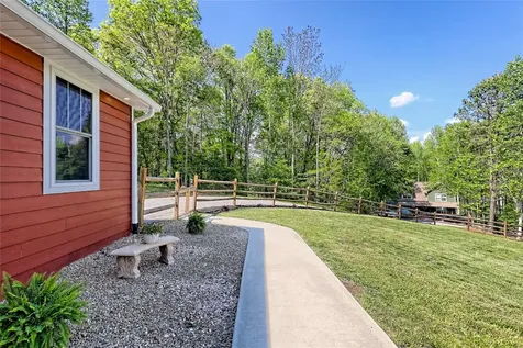 202 Wild Pear Lane Franklin NC 28734