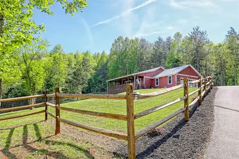 202 Wild Pear Lane Franklin NC 28734