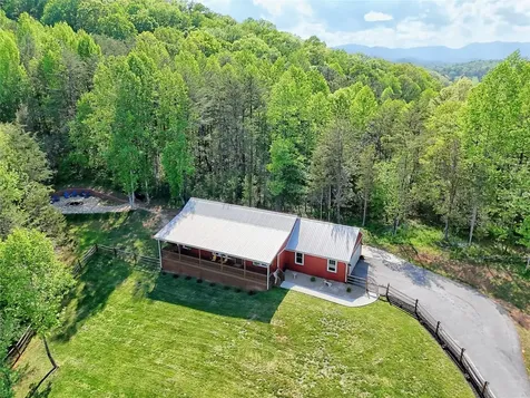 202 Wild Pear Lane Franklin NC 28734