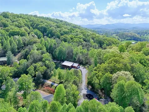 202 Wild Pear Lane Franklin NC 28734