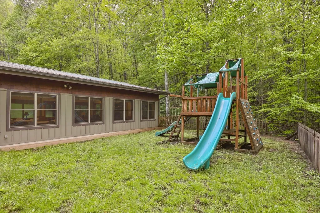 723 Shepherds Gap Road Cullowhee NC 28723