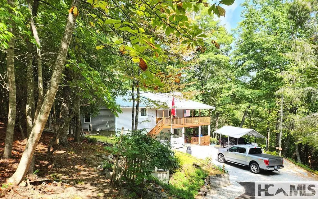 108 Easy Street Cedar Mountain NC 28718