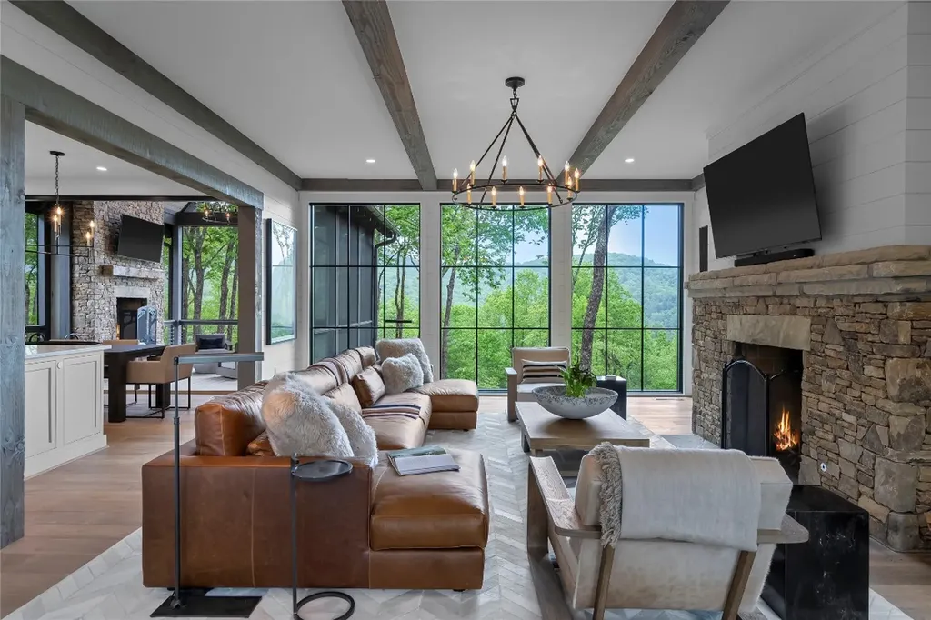 CT-20 Silver Run Road Cashiers NC 28717