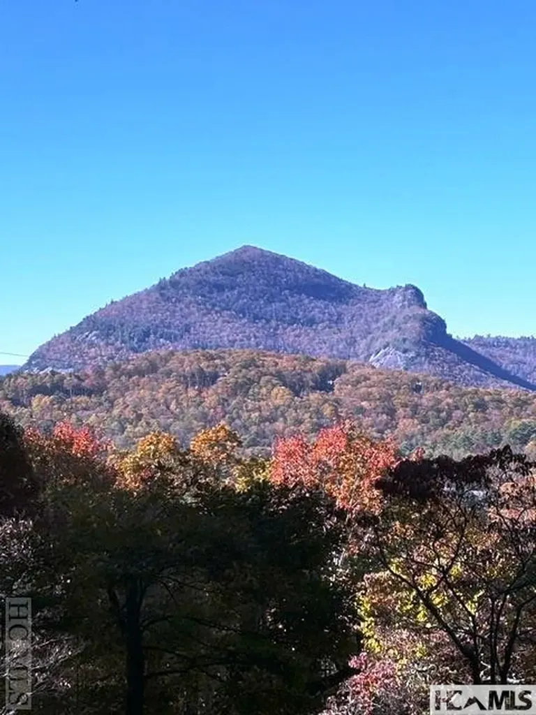 12 Watch Hill Lane Cashiers NC 28717