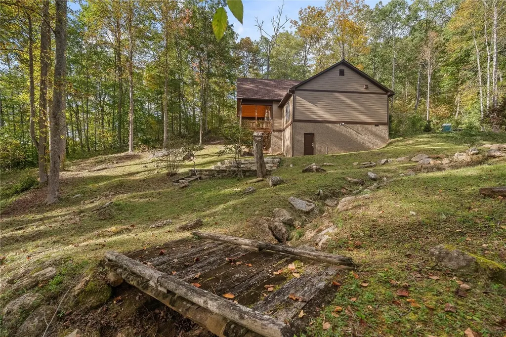 2147 Pilot Knob Road Glenville NC 28736