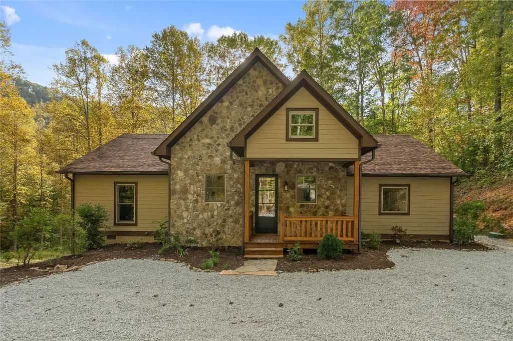 2147 Pilot Knob Road Glenville NC 28736
