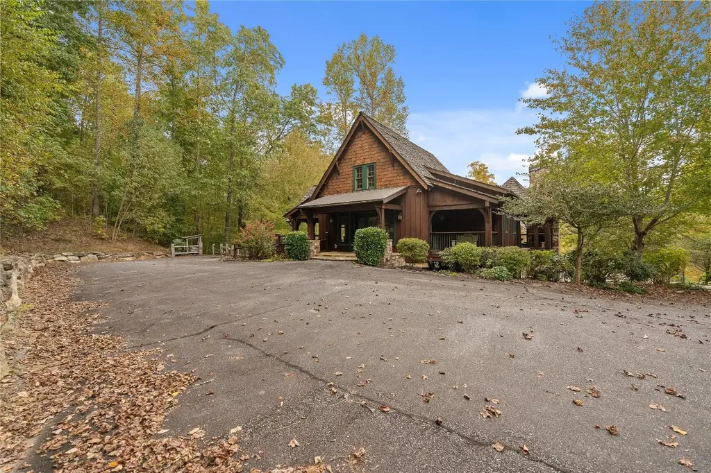 2147 Pilot Knob Road Glenville NC 28736