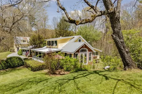 327 Lakeside Circle Drive Glenville NC 28736