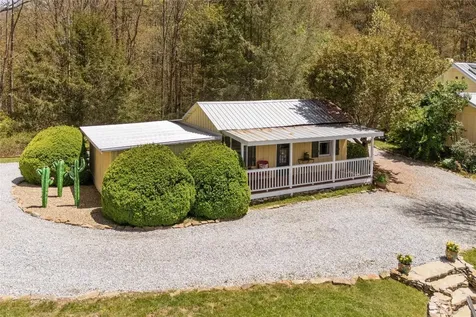 327 Lakeside Circle Drive Glenville NC 28736