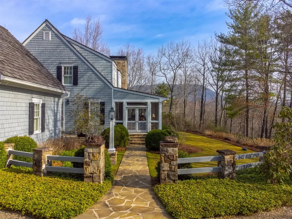 185 Little Cottage Way Sapphire NC 28774