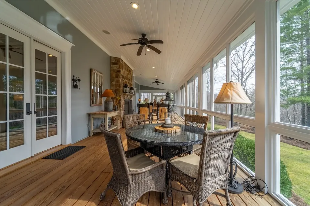 185 Little Cottage Way Sapphire NC 28774