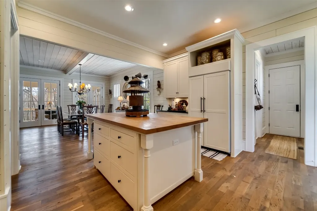 185 Little Cottage Way Sapphire NC 28774