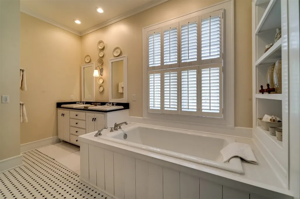 185 Little Cottage Way Sapphire NC 28774