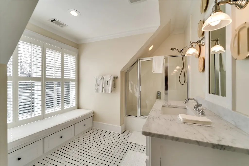 185 Little Cottage Way Sapphire NC 28774