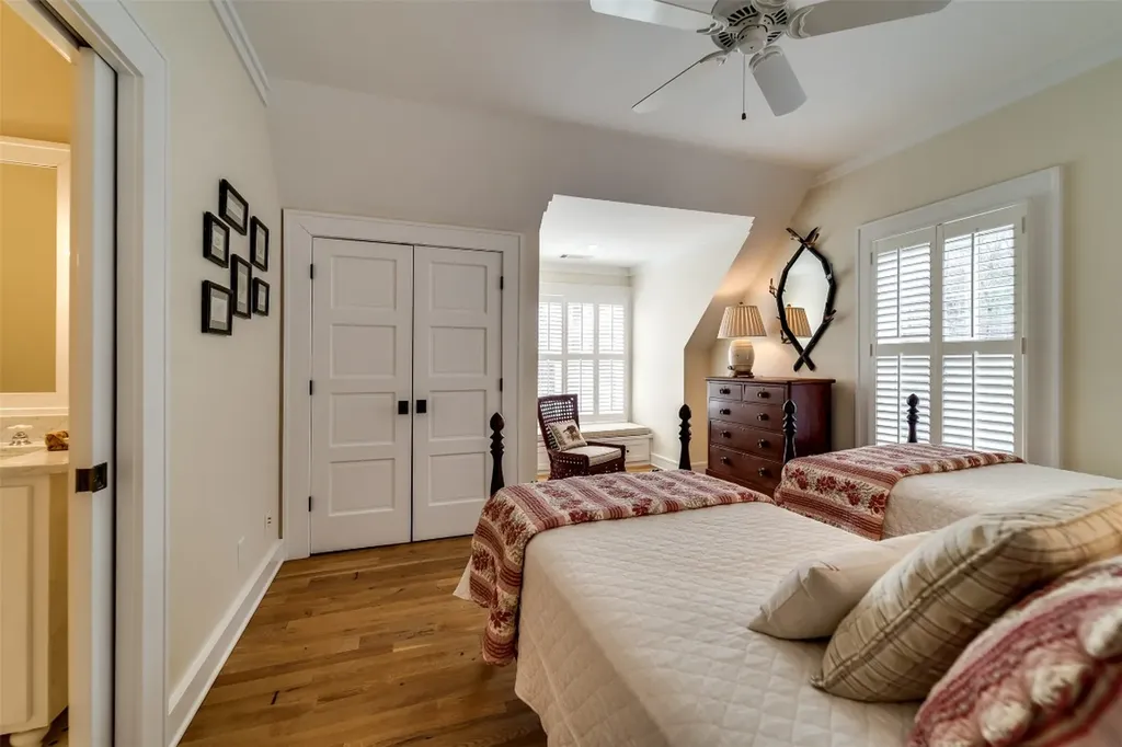 185 Little Cottage Way Sapphire NC 28774