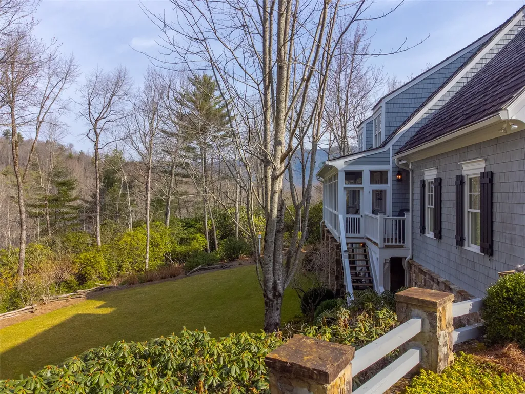 185 Little Cottage Way Sapphire NC 28774