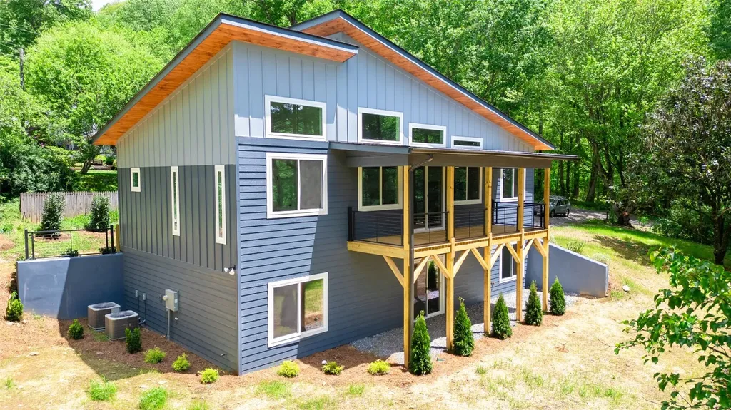 1807 Fisher Creek Road Sylva NC 28779