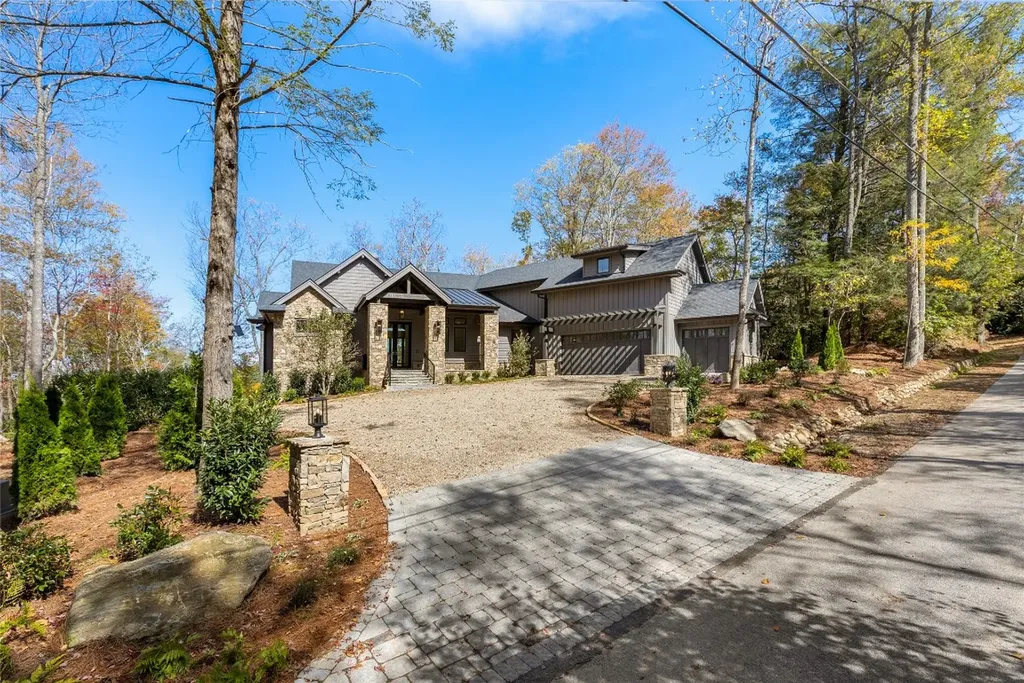 2385 Magnolia Drive Highlands NC 28741