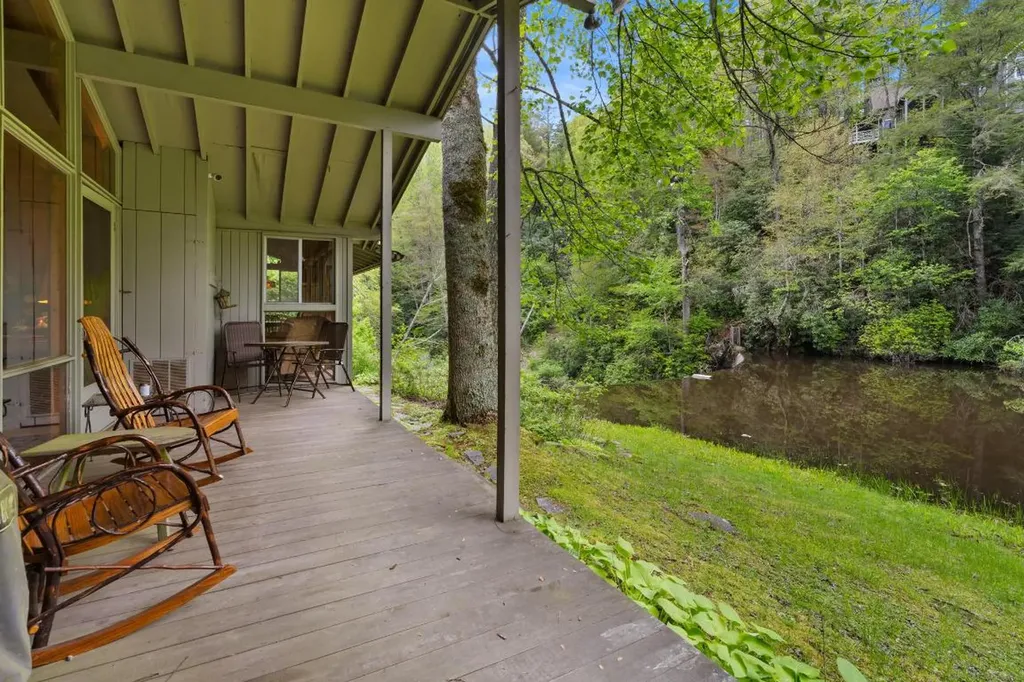 1145 Franklin Road Highlands NC 28741