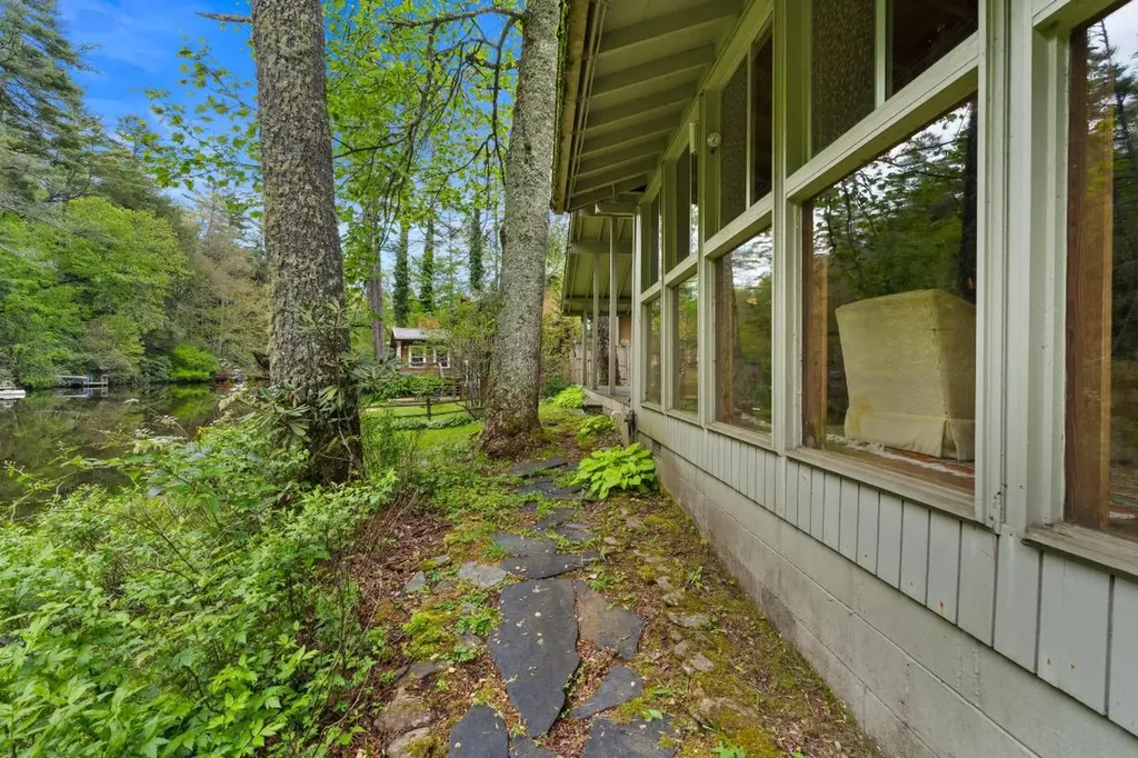 1145 Franklin Road Highlands NC 28741