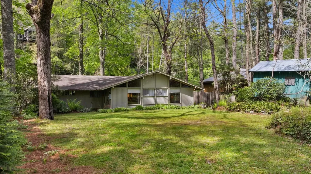 1145 Franklin Road Highlands NC 28741