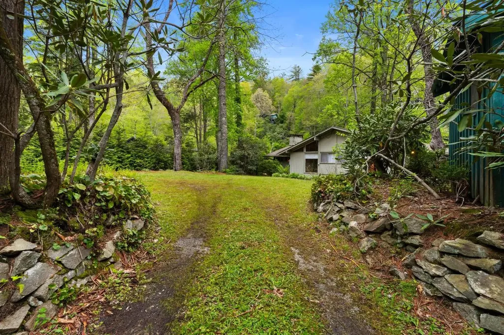 1145 Franklin Road Highlands NC 28741