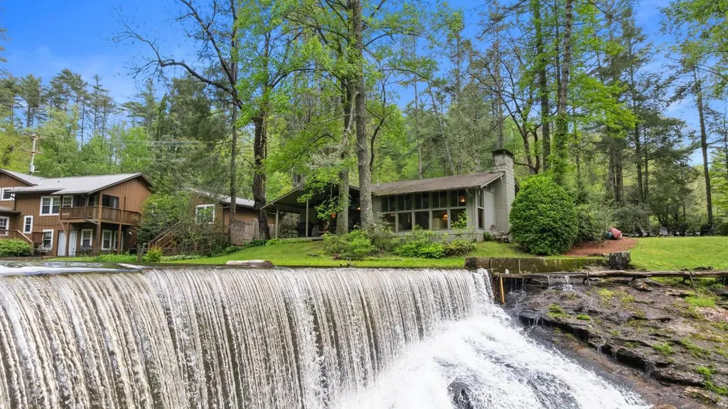 1145 Franklin Road Highlands NC 28741