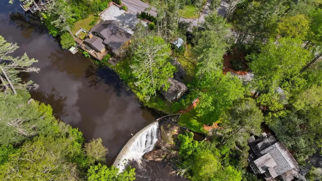 1145 Franklin Road Highlands NC 28741