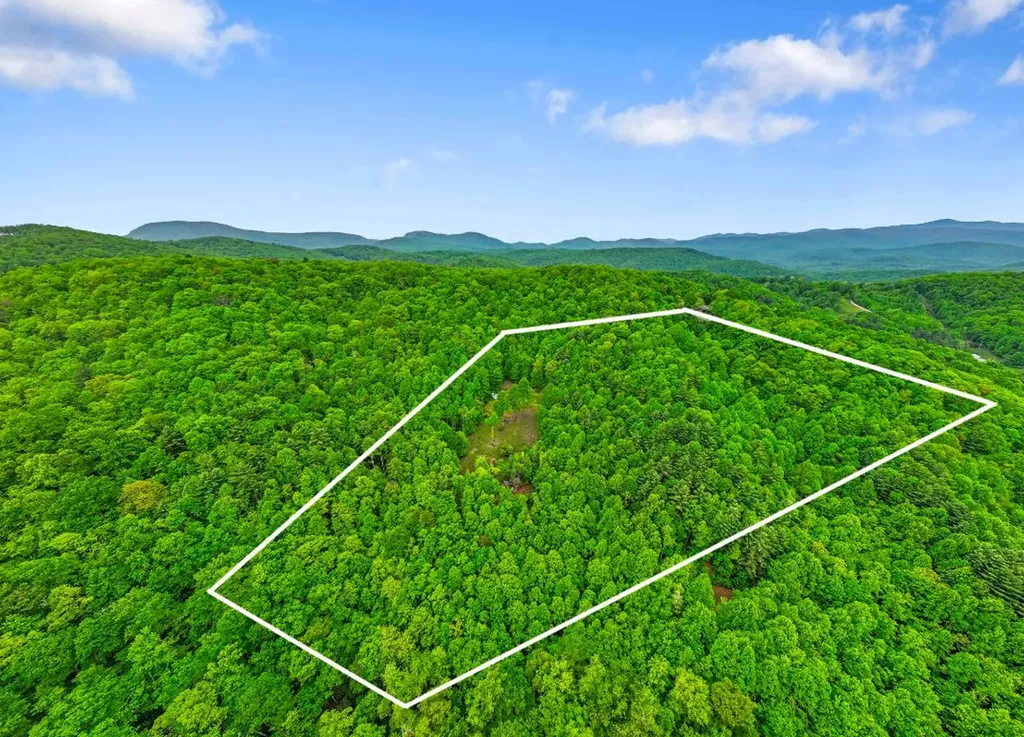 1325 Golden Road Lake Toxaway NC 28747