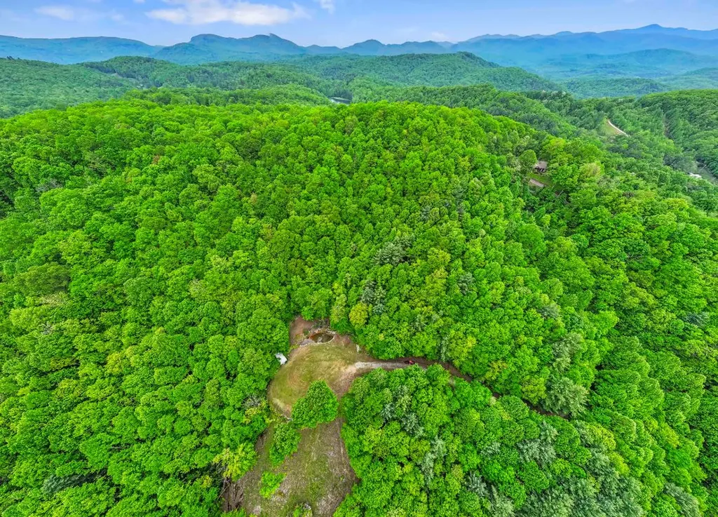 1325 Golden Road Lake Toxaway NC 28747