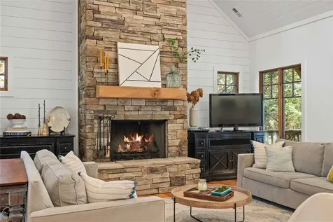 111 Chapel Hill Cashiers NC 28717