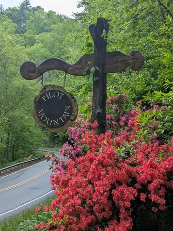 53-54 Parachute Ridge Glenville NC 28736