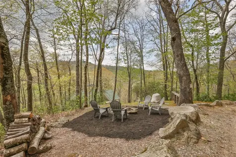 572 Mane Street Glenville NC 28736