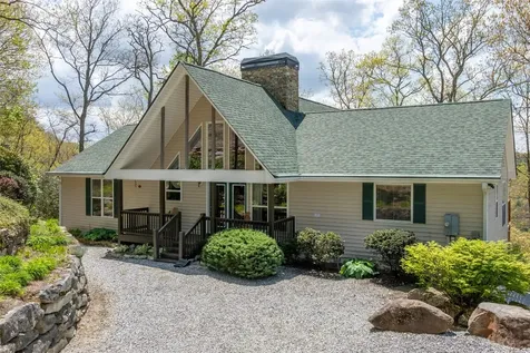 572 Mane Street Glenville NC 28736