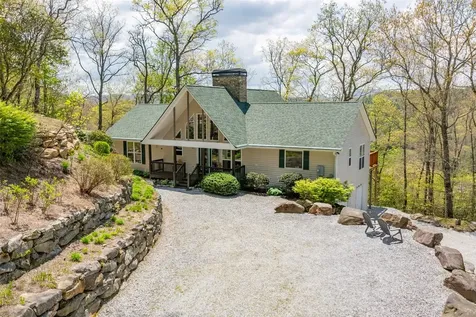 572 Mane Street Glenville NC 28736