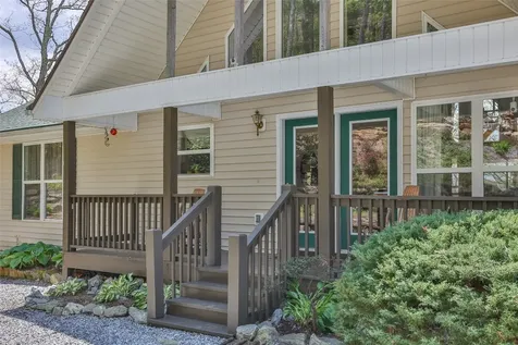 572 Mane Street Glenville NC 28736