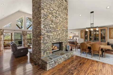 572 Mane Street Glenville NC 28736