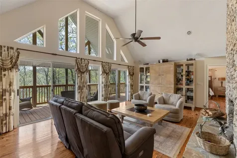 572 Mane Street Glenville NC 28736