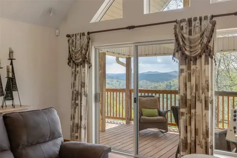 572 Mane Street Glenville NC 28736