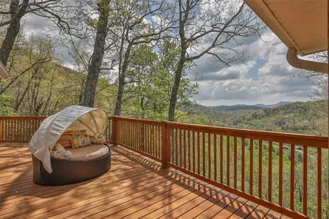 572 Mane Street Glenville NC 28736