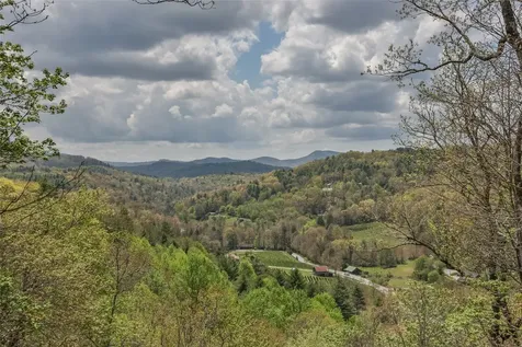 572 Mane Street Glenville NC 28736