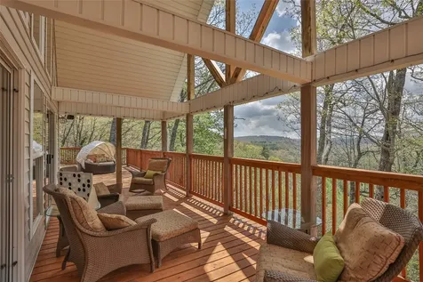 572 Mane Street Glenville NC 28736