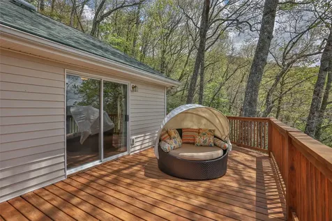 572 Mane Street Glenville NC 28736