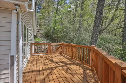 572 Mane Street Glenville NC 28736