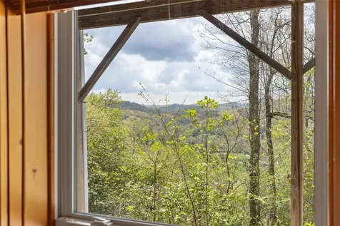 572 Mane Street Glenville NC 28736