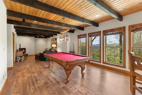 572 Mane Street Glenville NC 28736