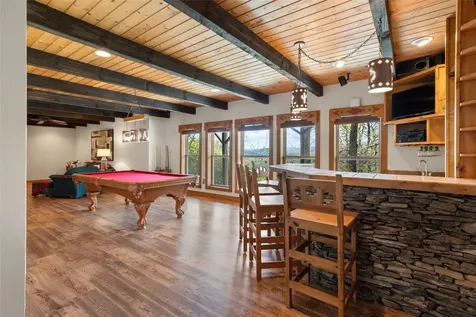 572 Mane Street Glenville NC 28736